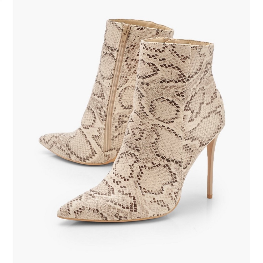 Snakeskin booties 🔥